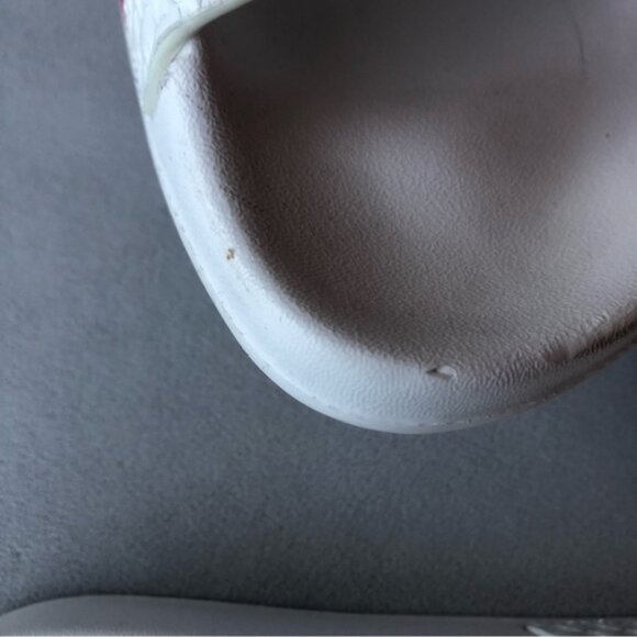 Michael Kors ~ Rainbow Leather Slides ~ Womens Size 7 - Picture 6 of 10